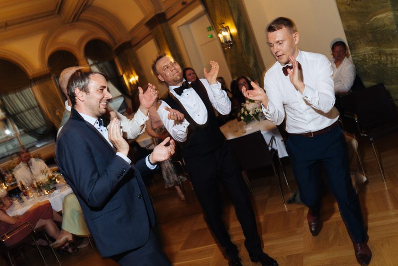 Hääkuvaus hotelli Klaus K juhlasali iltajuhlat