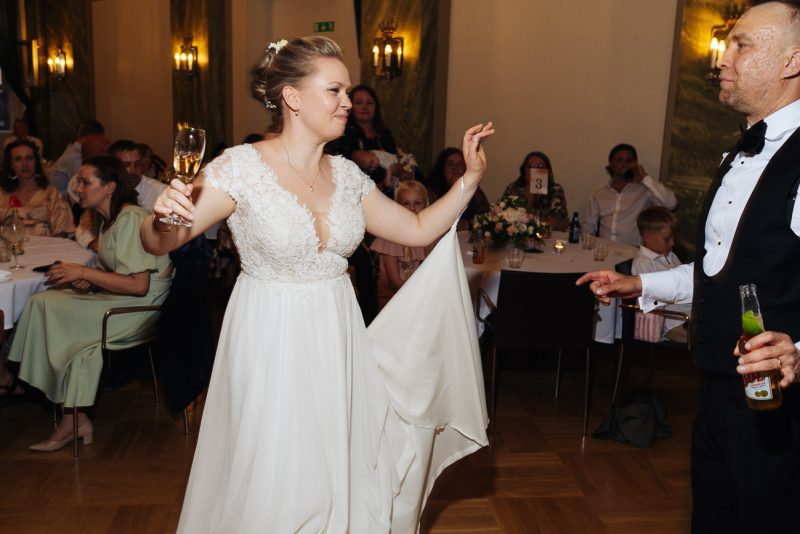 Hääkuvaus hotelli Klaus K juhlasali iltajuhlat